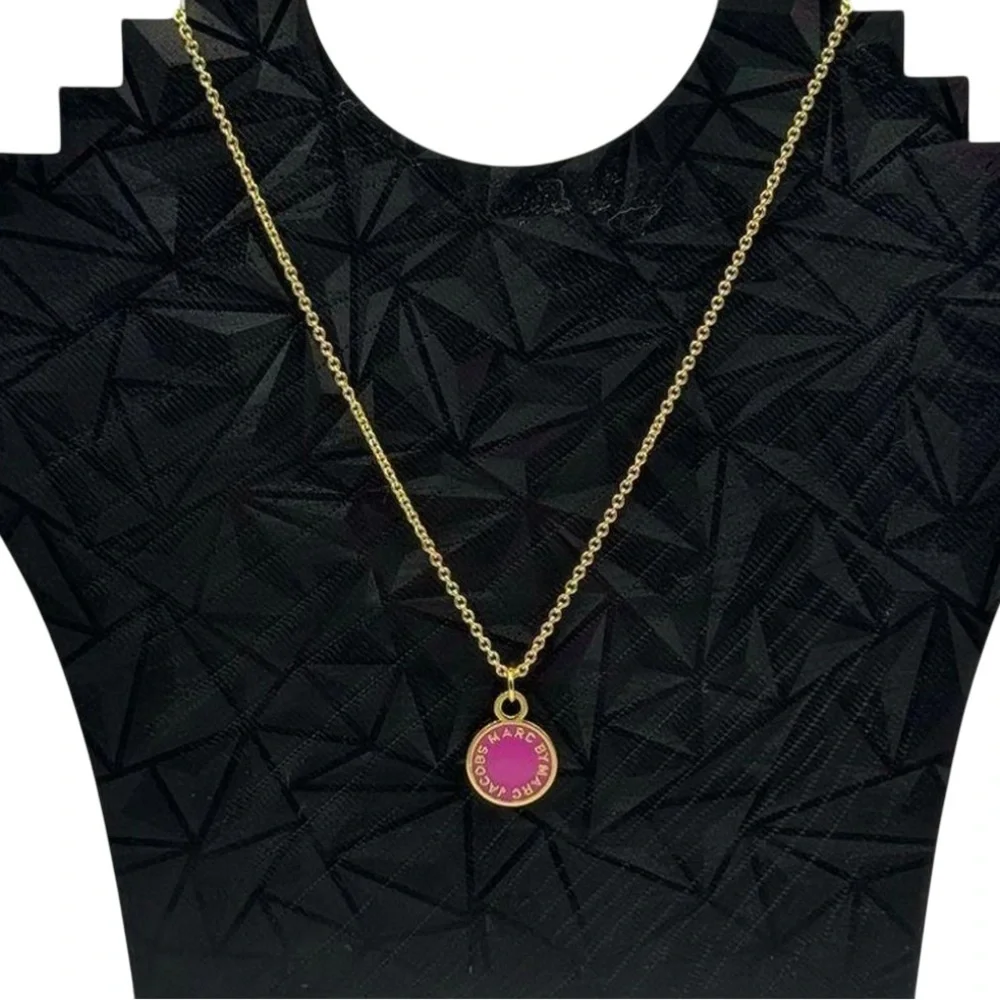 Marc by Marc Jacobs Pink and Gold Charm Necklace NWT - Picture 3 of 5